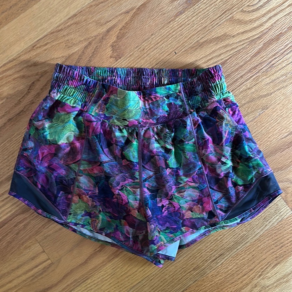 Lululemon size 6 women’s shorts